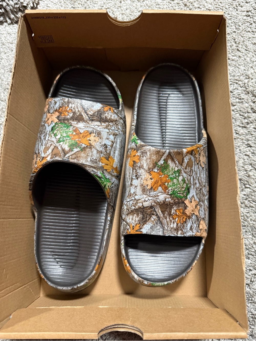 Nike camo slides M12/W13